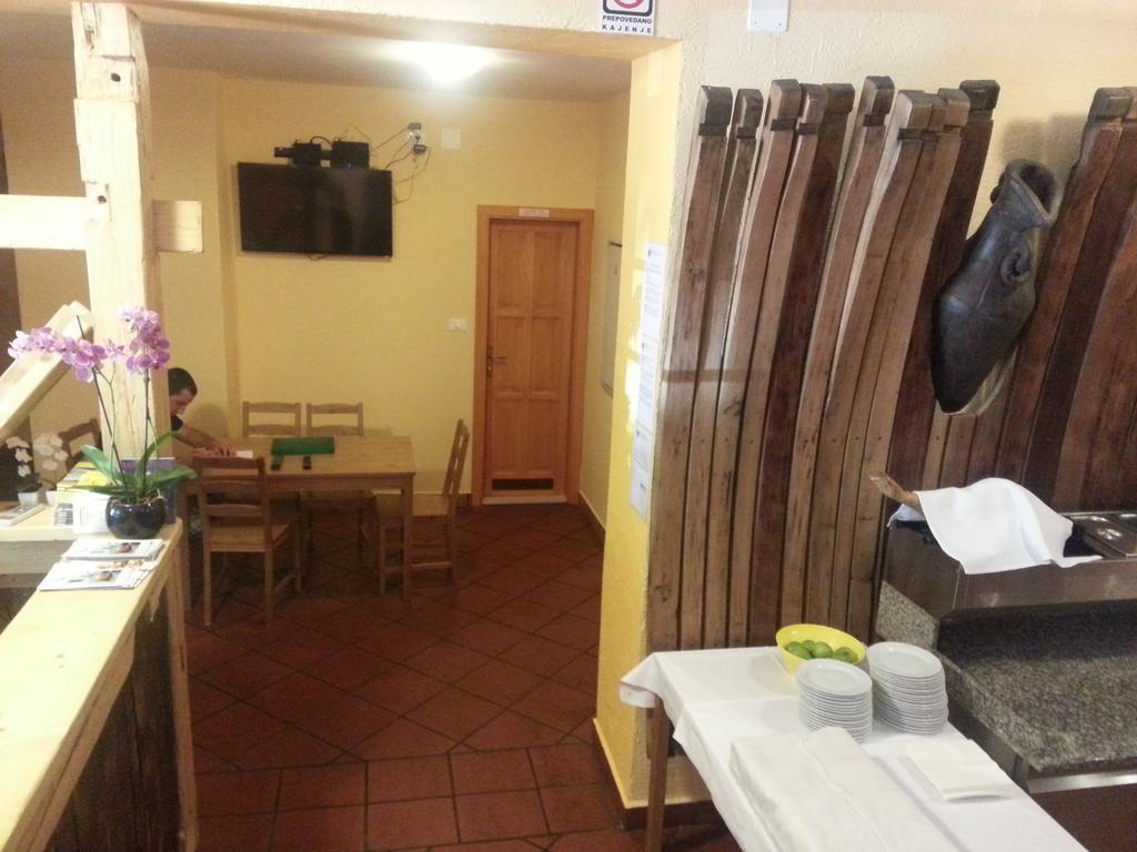 Europa Hostel Portoroz Bagian luar foto