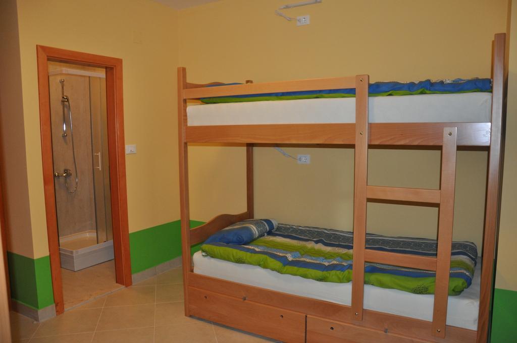 Europa Hostel Portoroz Bagian luar foto