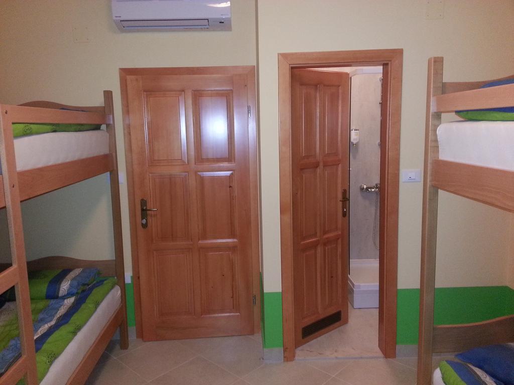 Europa Hostel Portoroz Ruang foto